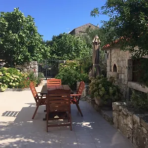  Apartment Vodaric Loznati